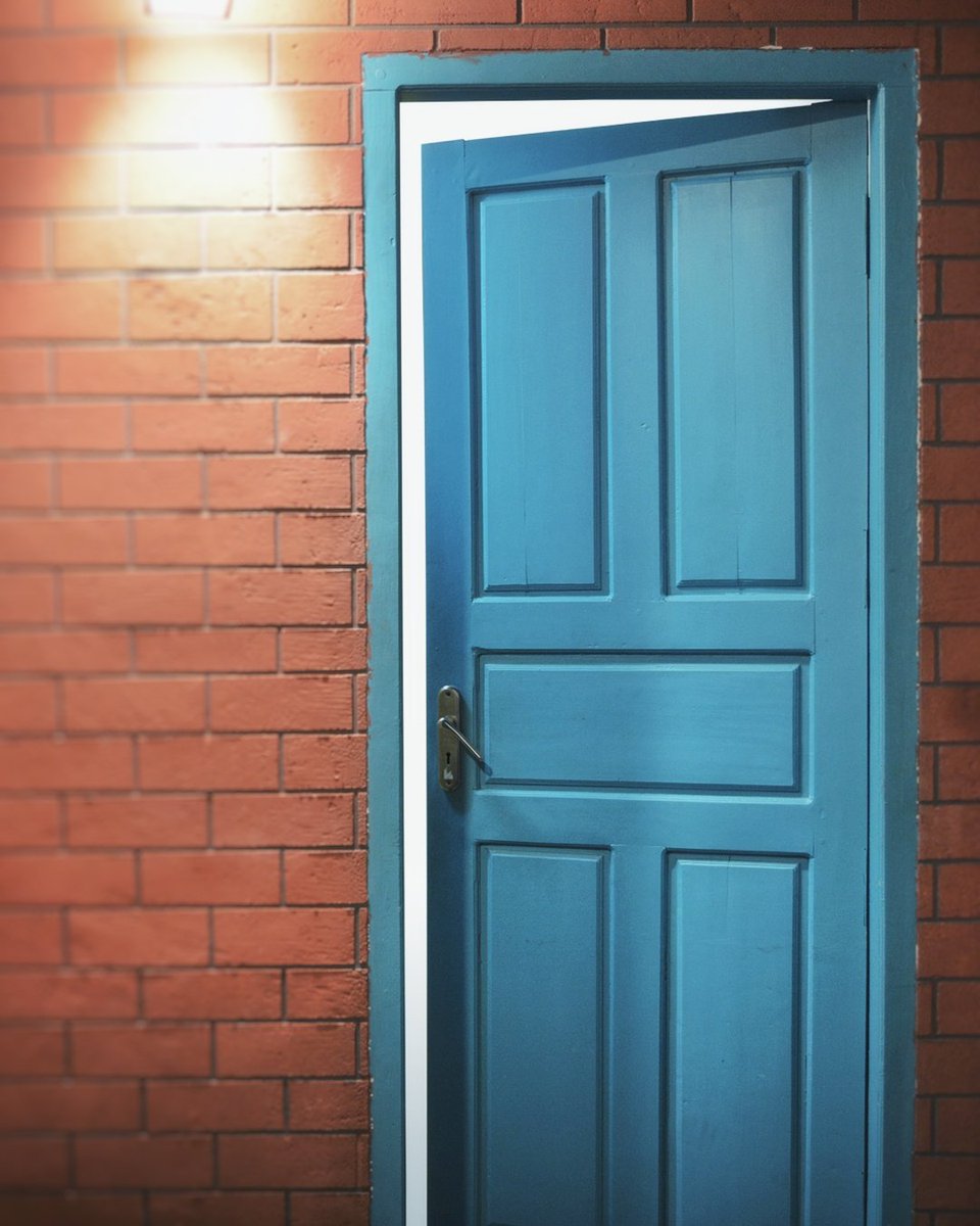 MadGeniusWorld's tweet photo. It's happening! The Blue Door is opening.
Wait for the final reveal this Friday! #WhatLiesBeyond #BlueDoor #MadGeniusProductions https://t.co/k5zgzxSuiz