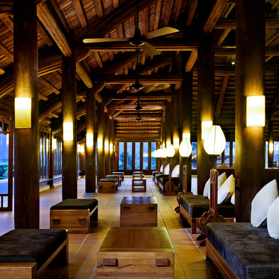 MyanmarTouching's tweet photo. Driving for 90 minutes from Hanoi, Emeralda Resort is the largest five stars resort in the north of Vietnam. Located in the charming mountain, Emeralda Resort is considered as a dreaming resort for both domestic and foreign tourists when visiting Ninh Binh.
#ninhbinh #vietnam https://t.co/QA7fiJTPi3