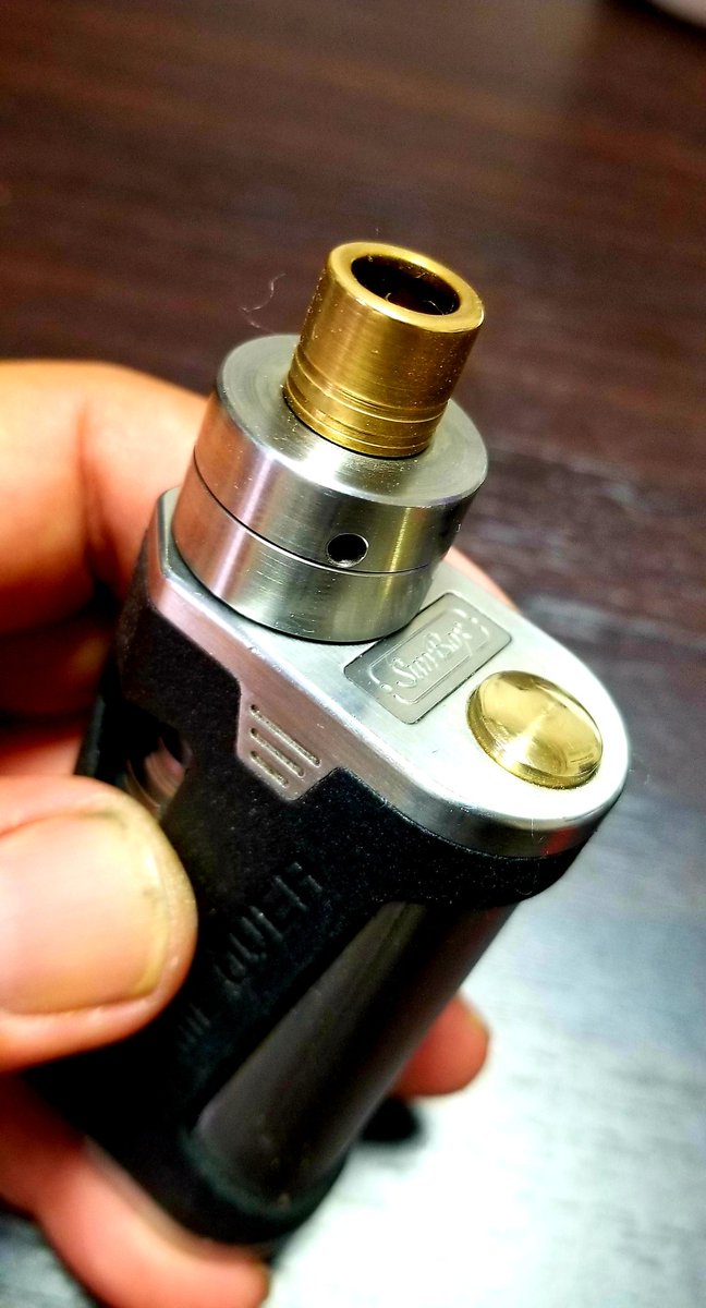 CherryBbox1's tweet image. こうして見てみるとGameOver3はメタルな感じが似合うと思うのですが？

#GameOver3
#vape
#VAPE好きと繋がりたい