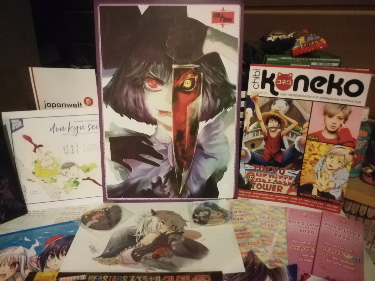 Autorin_Assosia's tweet photo. Sooo hier mein kleiner #Connichi2019 #Loot ❤️ besonders freue ich mich über den Mini-Loot von der wunderbaren @LianCircus, das Artwork und Shikishi von @MangaCult und das BEASTARS-Bundle samt Lesezeichen von @KazeDeutschland 😁❤️
#MangaLoot #ConLoot https://t.co/qBDJuIk3SQ