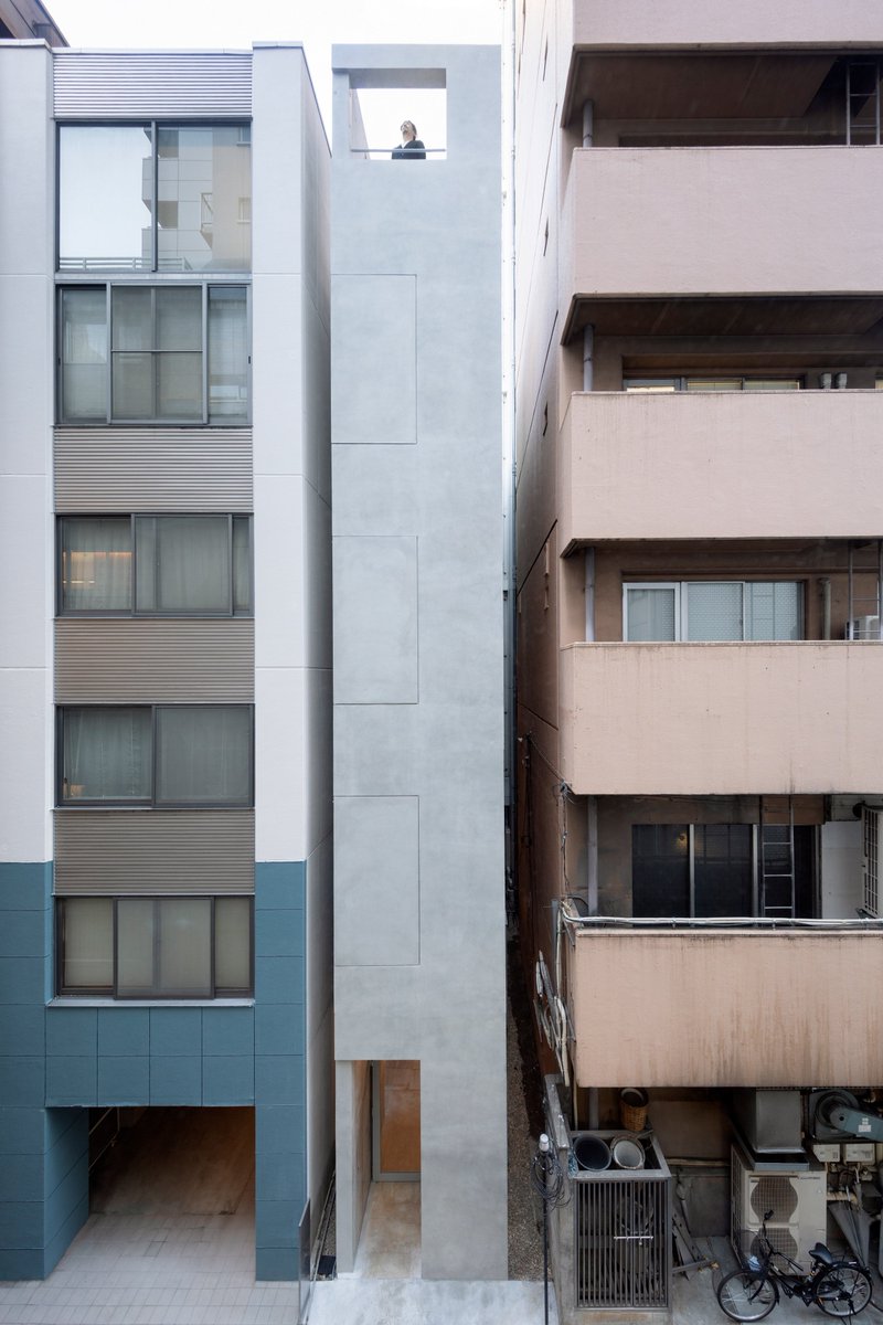 Hardmaru En Twitter Designing Around Constraints Architecture Firm Squeezes 2 7m Wide Office Building Into Narrow Back Alleyway In Ginza The Iconic Concrete Facade Design Is Meant To Stand Out Against Solid And Unattractive