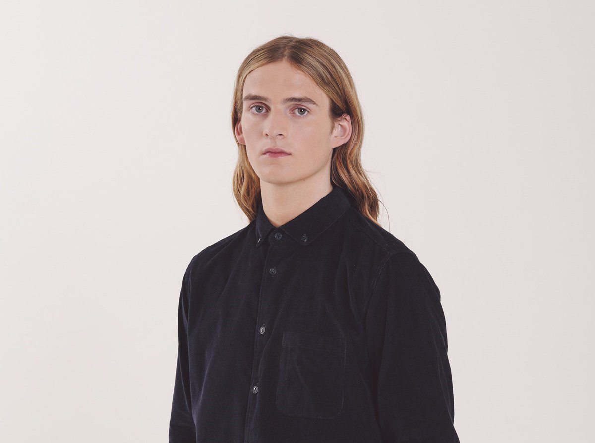 🎁 🔥 GIVEAWAY – CENTRE COMMERCIAL x YMC 🔥 🎁 We start this season with a giveaway with <a href="/YMCLONDON/">YMC</a> ! Would you like to win this navy shirt from the brand? Follow the link to participate: bit.ly/2lIeOI6
 #centrecommercialxymc #giveaway #ymclondon