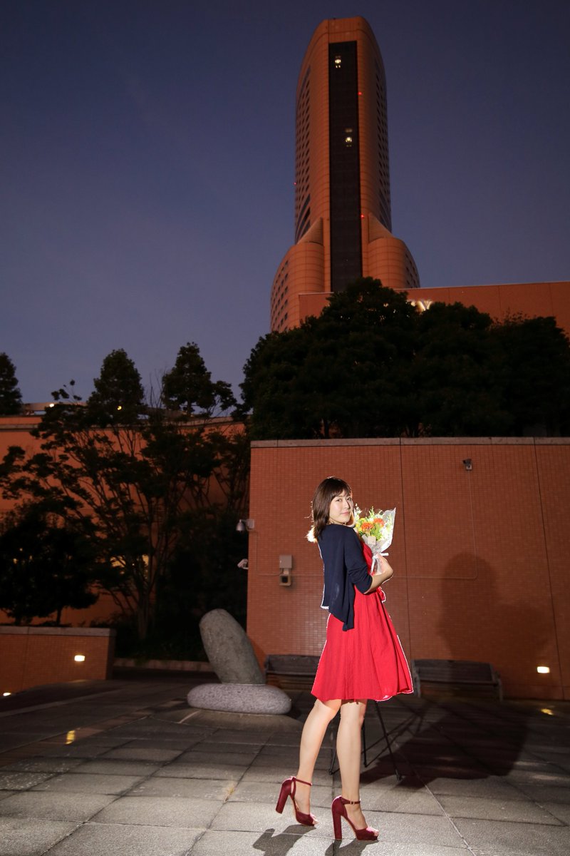 4MDJmr90K4SUKxj's tweet photo. 日没時の浜松アクトタワーをバックに撮影。ショパンの丘にて。
モデル　小夜さん　@saya_en_do8 
#ポートレート
#ポートレイト
#portrait
#アクトタワー
#アクト
#ACTCITY
#夜撮
#ライティング
#ストロボ撮影
#ストロボ https://t.co/eMUpfSzsg1