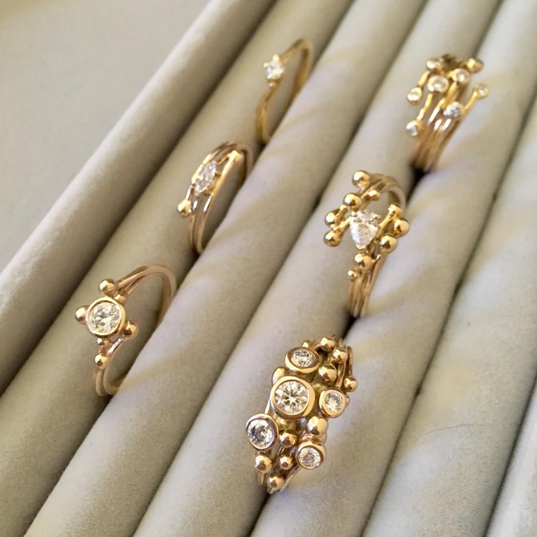 YenJewellery's tweet photo. Thank you to @GoldsmithsCo for the beautifully designed showcase ELEVATE. It was a pleasure to be a part of the curated selection of jewellers!
#jewelleryshow #diamondring #luxuryjewellery #handmadefinejewellery #contemporarybride https://t.co/TmA71hBfGI