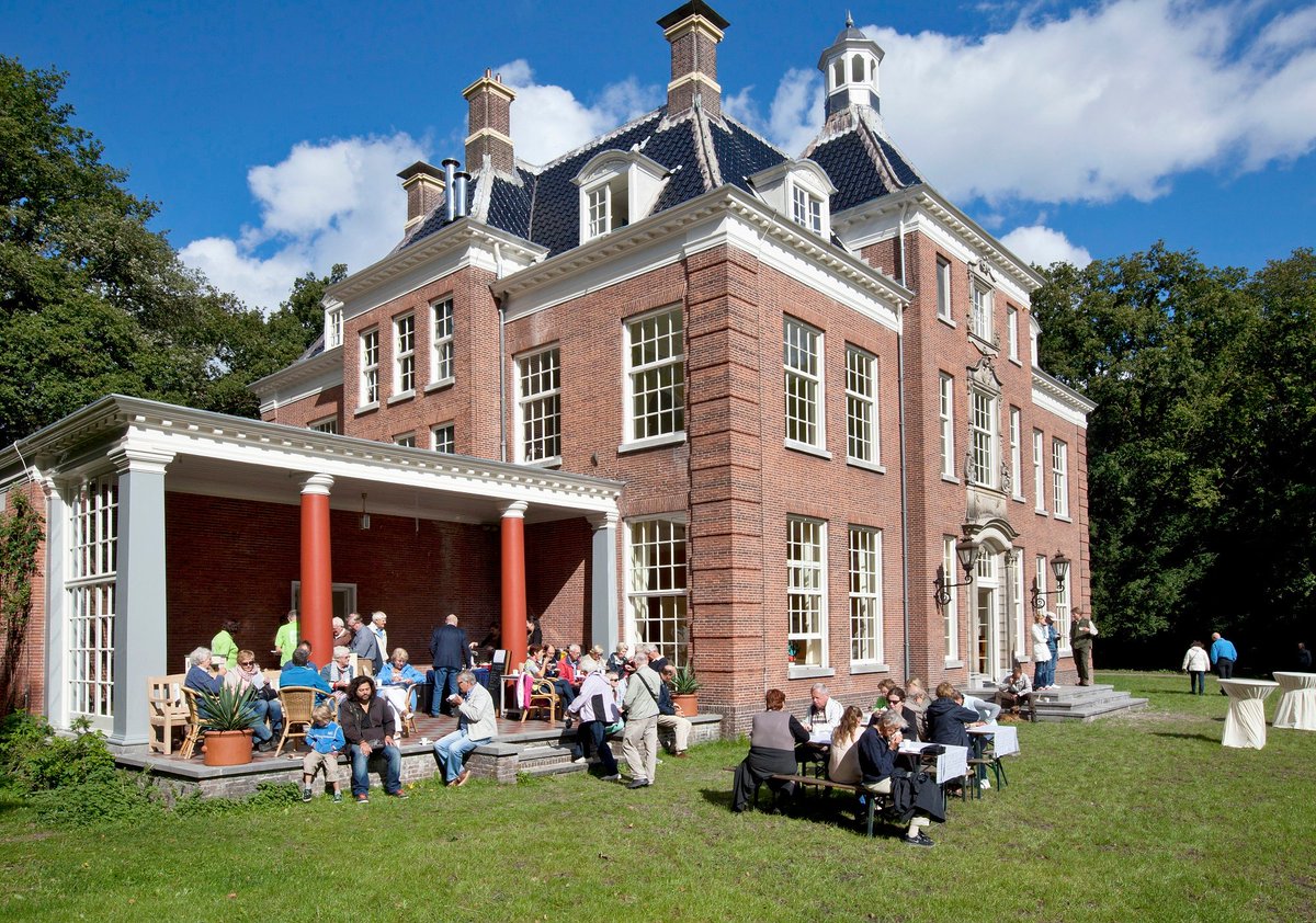 Pop-up Dance danst overal! Voor MOOOISTE maakten @JuliaZuurbier en @YouriJongenelen een speciale dans die ze op verschillende plekken uitvoeren. Betoverend mooi. Leer Buitenplaats Leyduin kennen, op een extra leuke manier.
landschapnoordholland.nl/moooiste/progr…