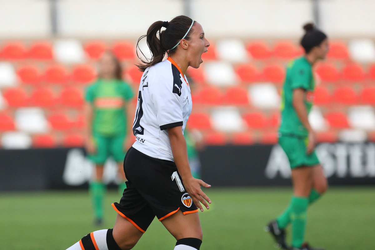 VCF_Femenino's tweet photo. ©️ CAPITANAS |
#VCFfemReal 2️⃣⚔️2️⃣

▪️ @NataliaGaitan3 🚦 PRIMERA capitana

▪️ @paula_nicart 🐺 regresa a una convo el día de su cumple

▪️ @maripaz_vilas 🔟 125 ⚽ en 177 partidos oficiales

▪️ @giocarreras20 💡 vuelve a jugar ya recuperada

#AmuntVCFfem 🖤
#PrimeraIberdrola 🔥 https://t.co/yHLmGmOX62