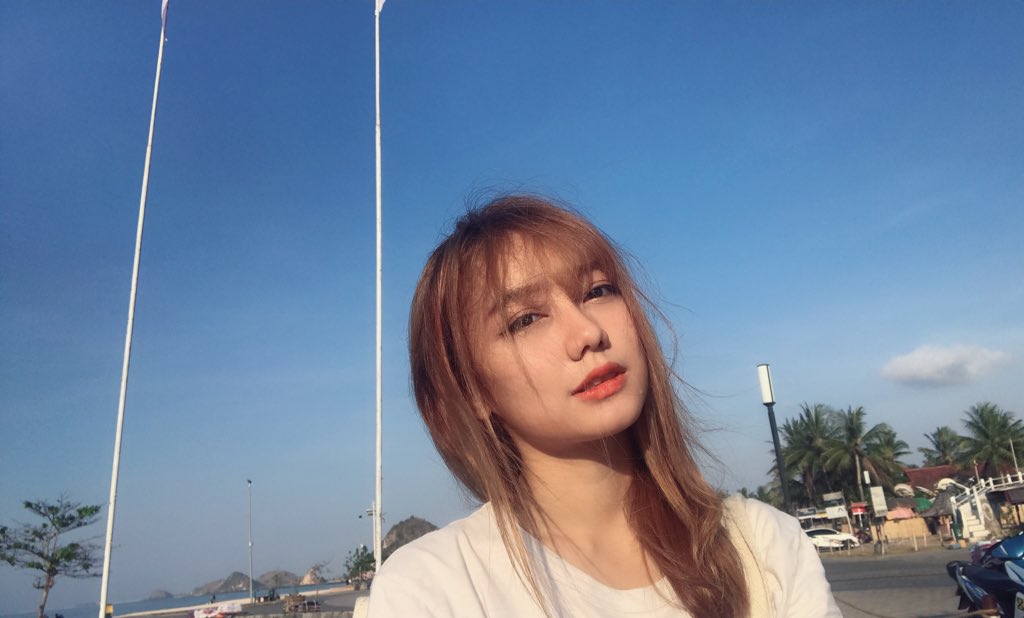 viviyonaap's tweet photo. 🌤✨ https://t.co/qaB932oeXy