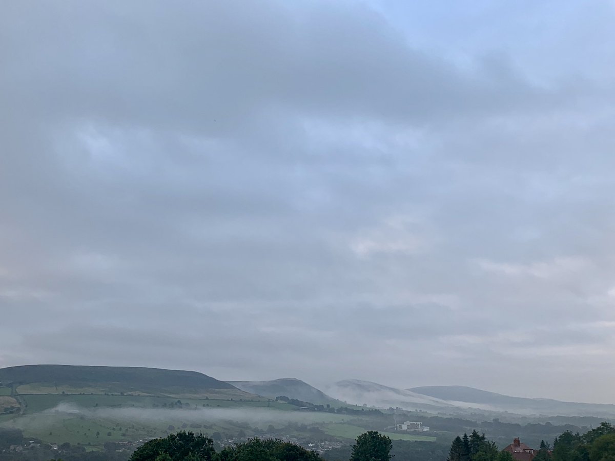 sjholt50's tweet photo. Love #AutumnalMisty mornings when everything seems shrouded in intrigue and mystery #SendingBlessings @LisaMSutch @HARTResearch @VenetiaJane @chernorris @ProfessorFlying https://t.co/UT4vEhdi94