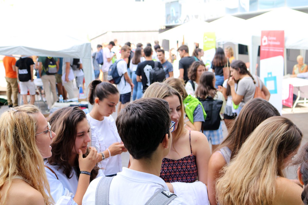 uchceu's tweet photo. Welcome!!! Una bienvenida para estudiantes de todo el mundo 🌍✔ https://t.co/oo9SwMlY5K #WelcomeDaysCEU #StudyInSpain #InternationalUniversity https://t.co/cYpJvULmKq