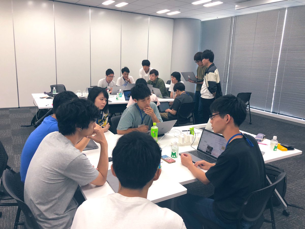 utsunana's tweet image. 9/9-9/11の3日間で、#catechchallenge 
クライアントサイド向けインターン「AbemaTVHack」と、ゲーム開発インターン「プロトスプリントリーグ」が開催中🔥
折り返しの中間FBでは、メンター陣にたくさんアドバイスをもらいました(写真はAbemaTVHackの様子です💯)