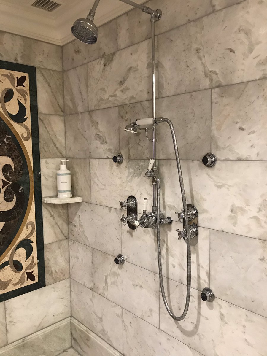 翼 Auf Twitter ディズニーホテルのスイートルームの浴室水栓が多くて 水の出し方がわからなかった お風呂だけで時間がかかってしまった 笑