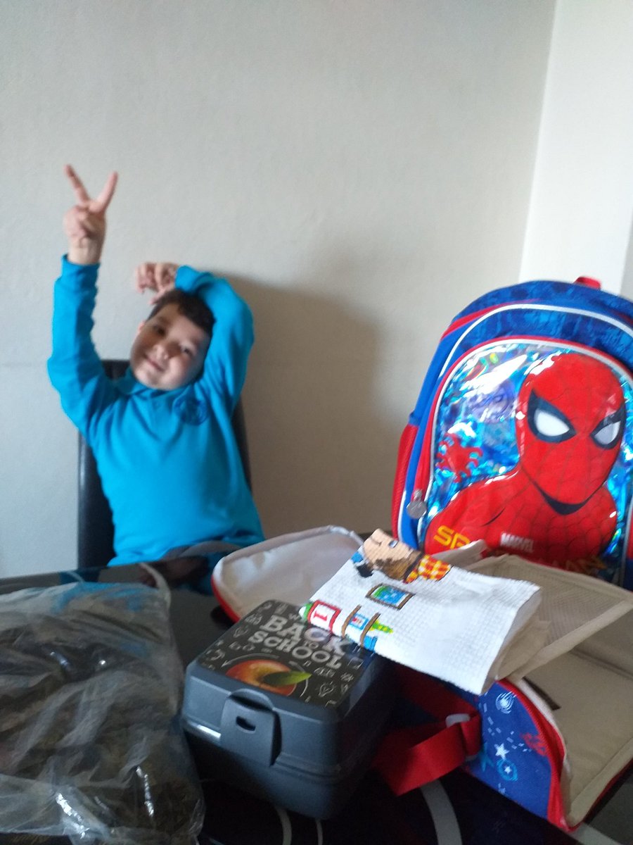 Beslenme çantam da neler var?
#salı 
#analardestanyazıyor
#okulunilkgünü 
youtu.be/SNfUVyo7YHE