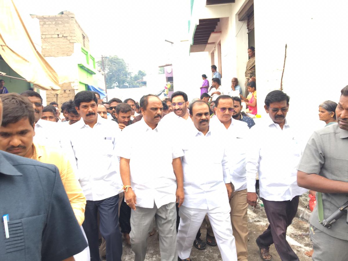 YscrCp's tweet photo. శింగనమల నియోజకవర్గంలోని ప్రసిద్ధిగాంచిన పుణ్యక్షేత్రం లో ఒక్కటైనా గూగుడు కుల్లాయప్ప స్వామిని దర్శించుకున్న ఉప ముఖ్యమంత్రి అంజాద్ భాషా గార మంత్రివర్యులు శంకర్ నారాయణ గారు అనంతపురము శాసనసభ్యులు #అనంతవెంకటరామిరెడ్డిగారు అనంత చంద్రారెడ్డి గారు, శింగనమల ఎమ్మెల్యే పద్మావతి గారు. https://t.co/QXO0eFZYom