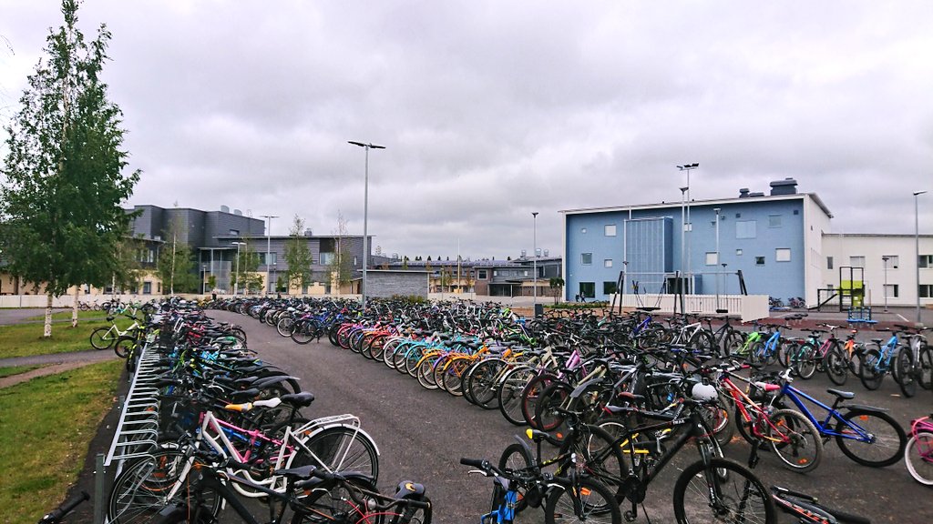 One of the #bicycleparking areas of #Kempele #Linnakangas elementary school 
<a href="/KempeleenKunta/">Kempeleen kunta</a>