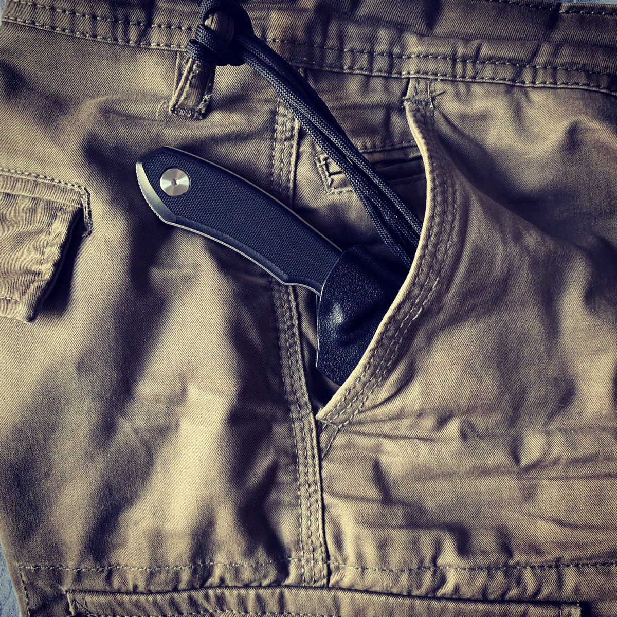 LGDL2's tweet photo. Real Steel Receptor design by Ostap Hel #RealSteelKnives #RealSteelReceptor #OstapHelDesign #neckknife #chineseknife #EveryDayCarry #EDCknife #EDC https://t.co/pcXEeMgabl