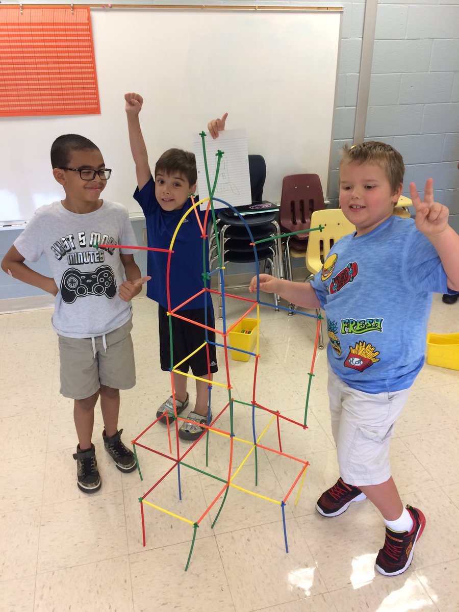 Rodgers_Edu's tweet image. 2nd grade read “Big Birthday” then designed and built rocket ships out of straws and connectors to travel to the moon!  @sharkhappenings #sharkSTEAM