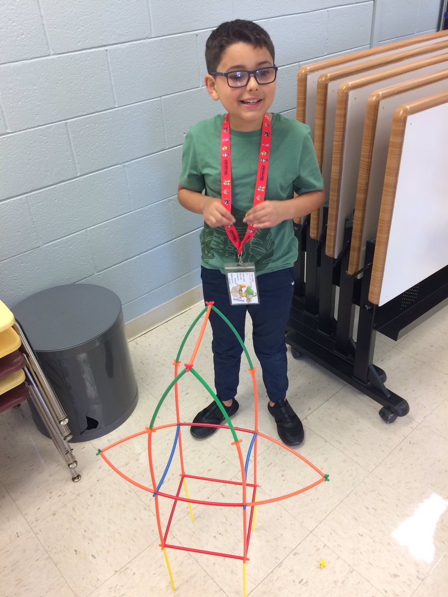 Rodgers_Edu's tweet image. 2nd grade read “Big Birthday” then designed and built rocket ships out of straws and connectors to travel to the moon!  @sharkhappenings #sharkSTEAM