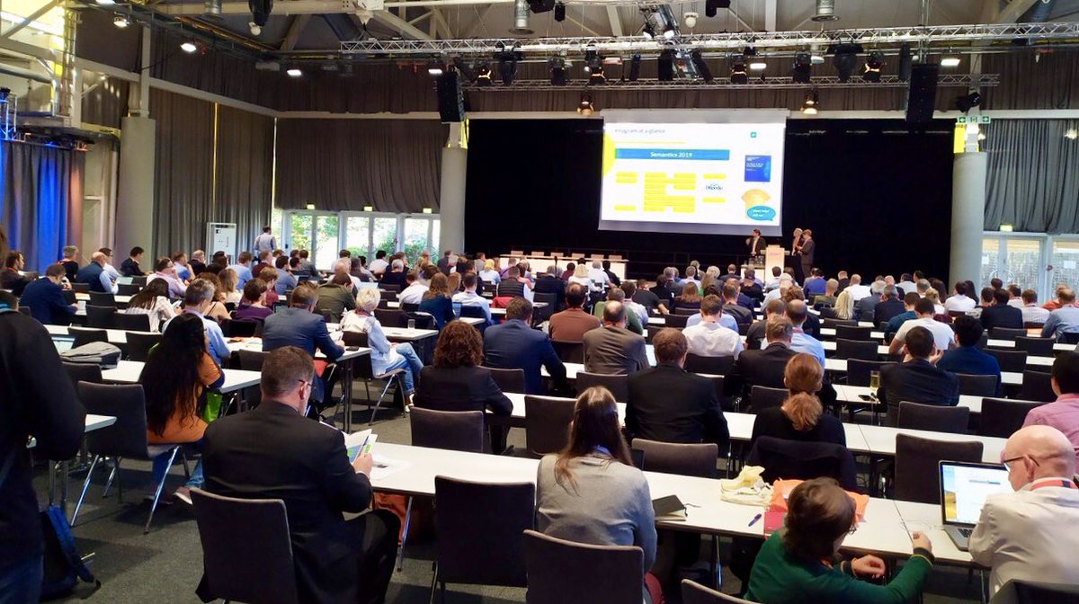 stevedischinger's tweet image. Full house at #semantics2019 conf. When will they be bringing the show to the US?
