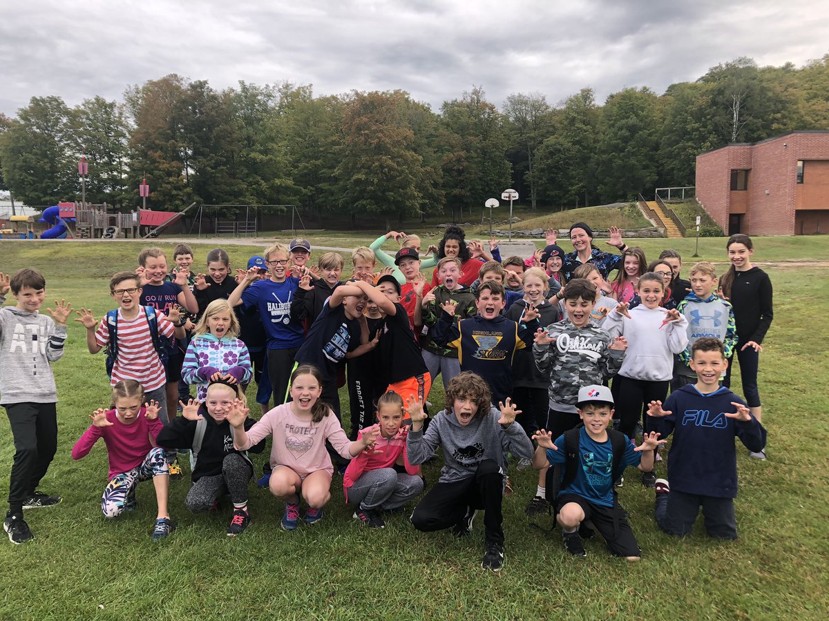 JdhMain's tweet photo. We just finished our first cross country practice here @JDHodgsonES @TLDSB #JaguarFast #MakingMemories #RunHaliburtonRun https://t.co/aI0Q8KU1BE