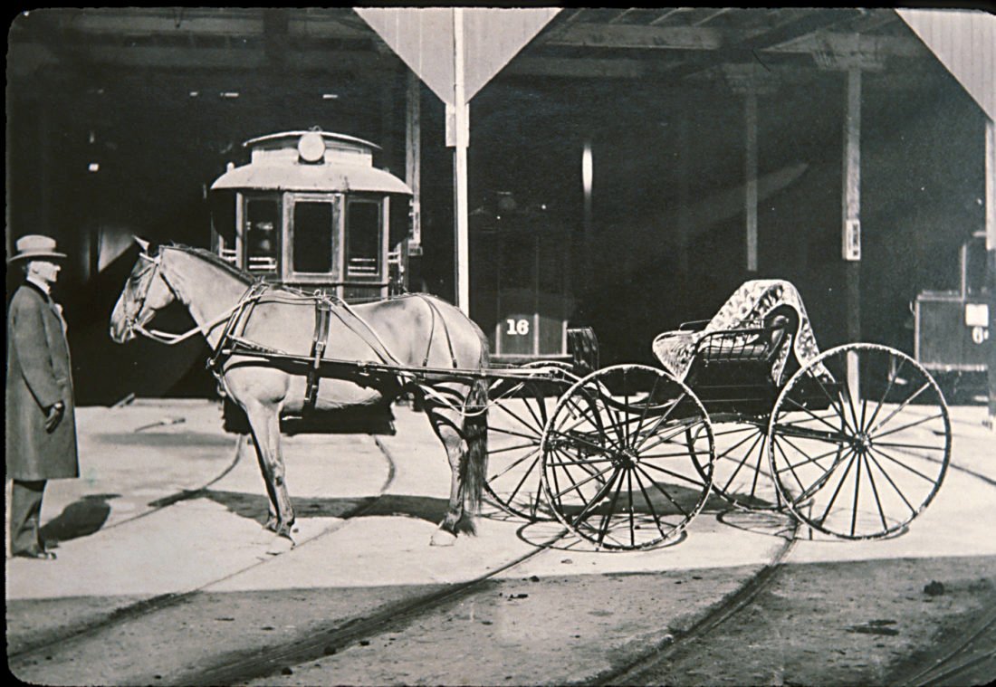 tcalderAVL's tweet photo. When trolley conductors took to the streets in 1913 in protest of low wages, local "cabbies" thrived with services that included horse drawn carriage rides. https://t.co/MQxL90kWzd #avlhistory #ashevillearchives #avl #avlnews #tuesdayhistory #asheville #wnc https://t.co/HSlgycbRSX