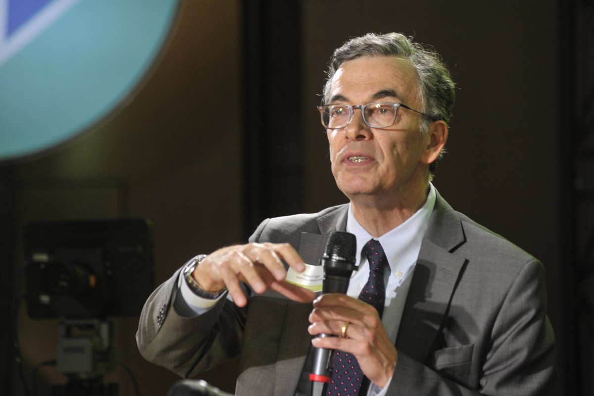 SnitemDM's tweet photo. “Un souhait : il faudrait que dans notre pays, l’idée de la co-construction avec l’industrie puisse avancer et aller plus loin. Les acteurs industriels ne doivent pas être sur des strapontins.” @Robert_Sigal, DG de l’@AHParis_org #innovationsante #RPM2019 https://t.co/EJXdZzAlq9