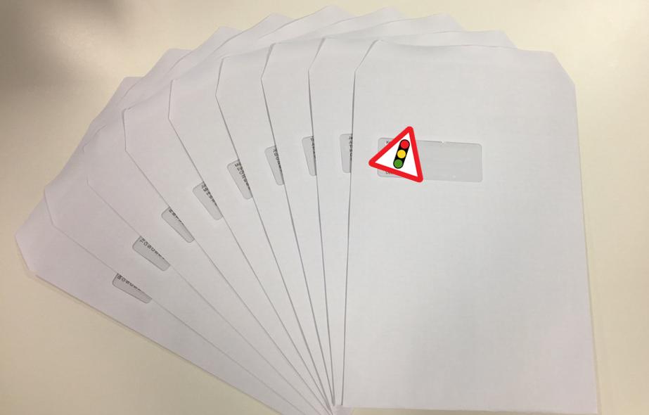 Suff_highways's tweet photo. We are delighted to be delivering the first batch of Street Works qualification cards to those who successfully passed our #CommunitySelfHelp signing, lighting and guarding training. Congratulations to all involved #Suffolk πππ»π·π»ββοΈπ·πΏββοΈ https://t.co/vslrobj39z