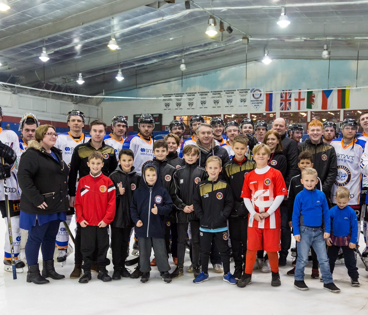 🚨CALLING ALL SPORTS TEAMS🚨

Do you play for a sports team or even run one? Why not contact us today and get your sports team booked in with our special sports teams offer.

Email info@gophantoms.co.uk to book in now!

#GoPhantoms #LocalSports