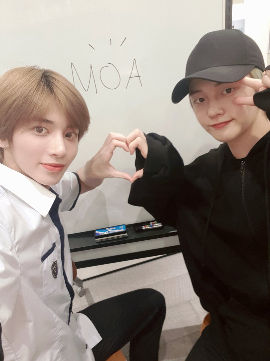 TXTFANBASEBR's tweet photo. Ao que parece o Hyung já está bem 😍

@TXT_members #GetWellSoonYeonjun https://t.co/vZOc2o3Xzx