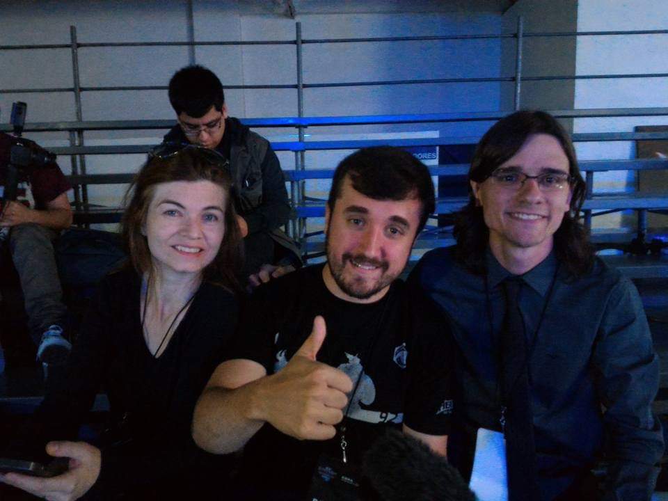 Sefirofe's tweet photo. E há 3 anos eu estava na cidade do México narrando a #wcsmex extremamente bem acompanhado pelo @scbarba, @PedroBeraldo e @Umildassow, além da presença desses dois lindos da sensatez no público cobrindo o evento. https://t.co/U5YlBfQoti