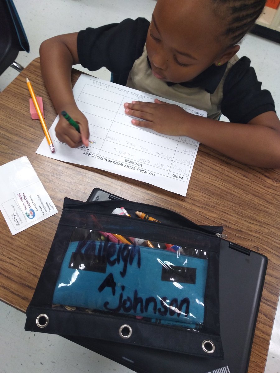 Mrs_KMcDuffie's tweet photo. First Grade is rocking and rolling with our 3-Column Notes for our Sight Word Practice @McCroreyListon #MLSTavid https://t.co/6YNkoZxXBe