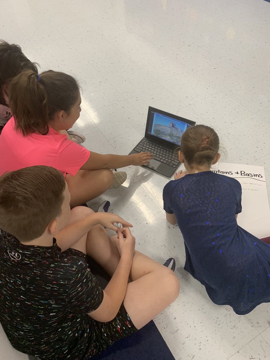 stephmcclure17's tweet photo. Researching the 4 regions of Texas in small groups 💙#mcclure4 #brockintermediate https://t.co/QUaOSCelqT