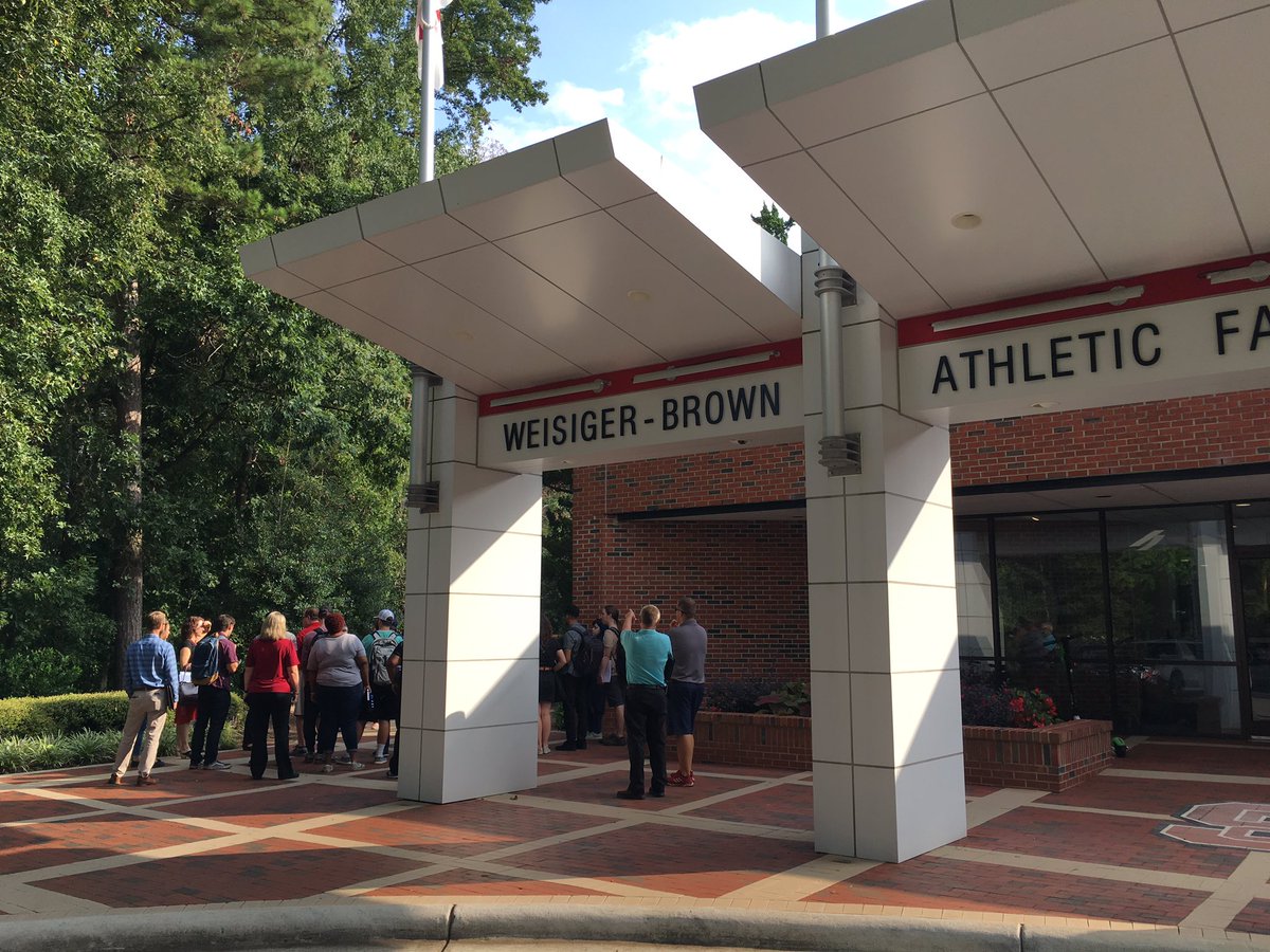 traciroserider's tweet image. Kicking off #LEEDLab with a tour of Weisiger-Brown Athletic Facility! Looking at facilities operations and maintenance for a #stronger and more #sustainable @PackAthletics #ThinkandDo @NCStateDesign @NCStateSustain @USGBC @theACC