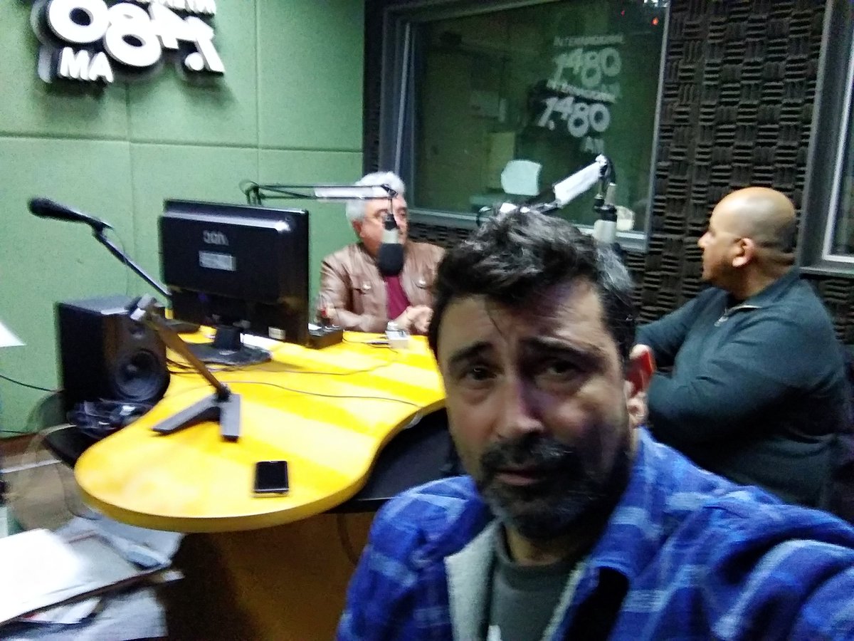 Fenapes de recorridas educativad en radio internacional de Rivera.... Y no nos cobraron!!! "