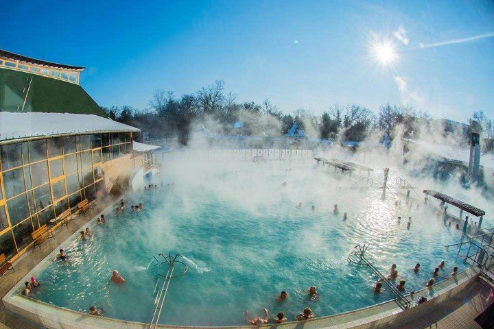 Горячие воды в россии. Харкань термальные источники. Купальня Харкань. Кавминводы источники термальные источники. Харкань Венгрия.