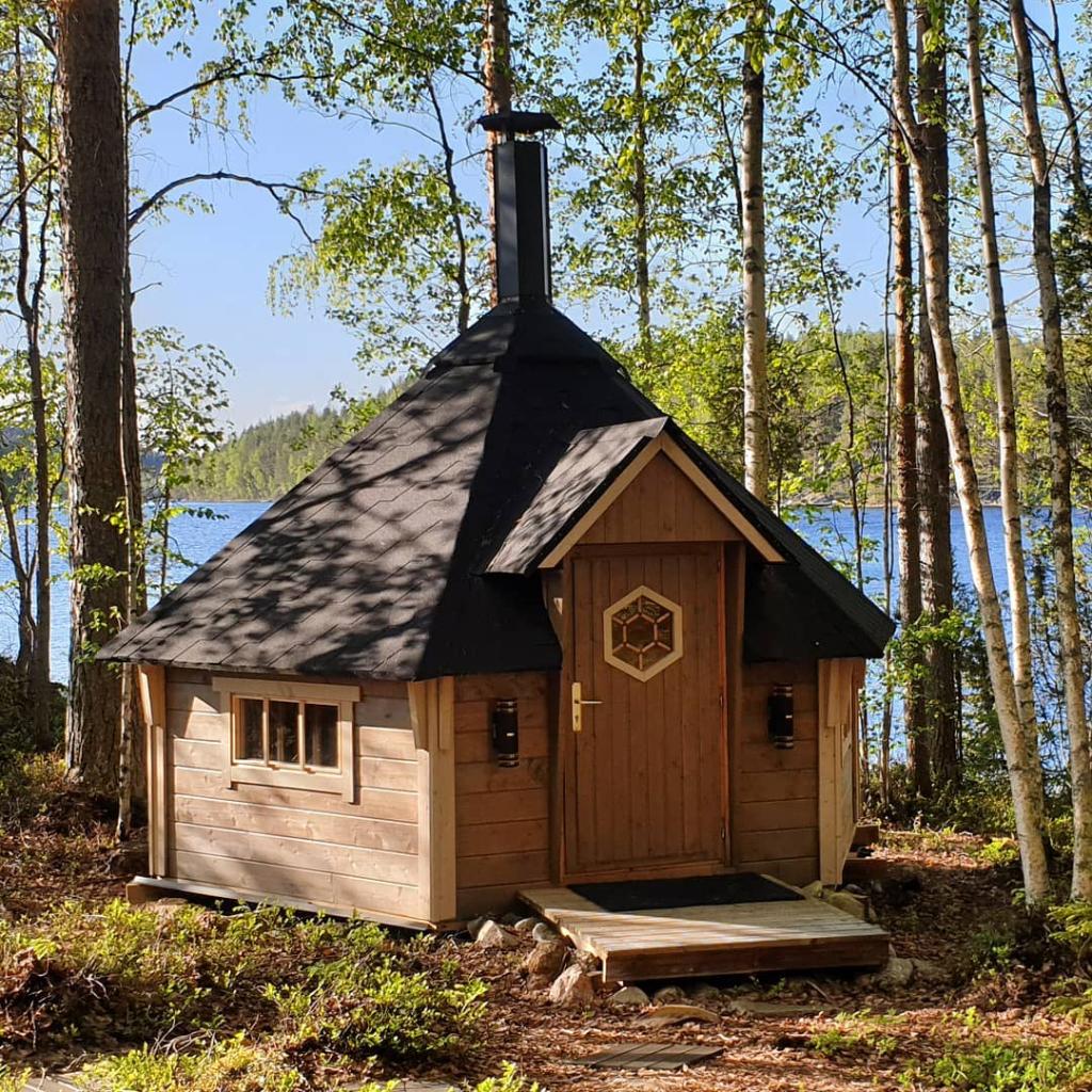 Una minicasa al estilo finlandés.

📍Isla del lago Saimaa

Foto: @saimaasunsetcottage