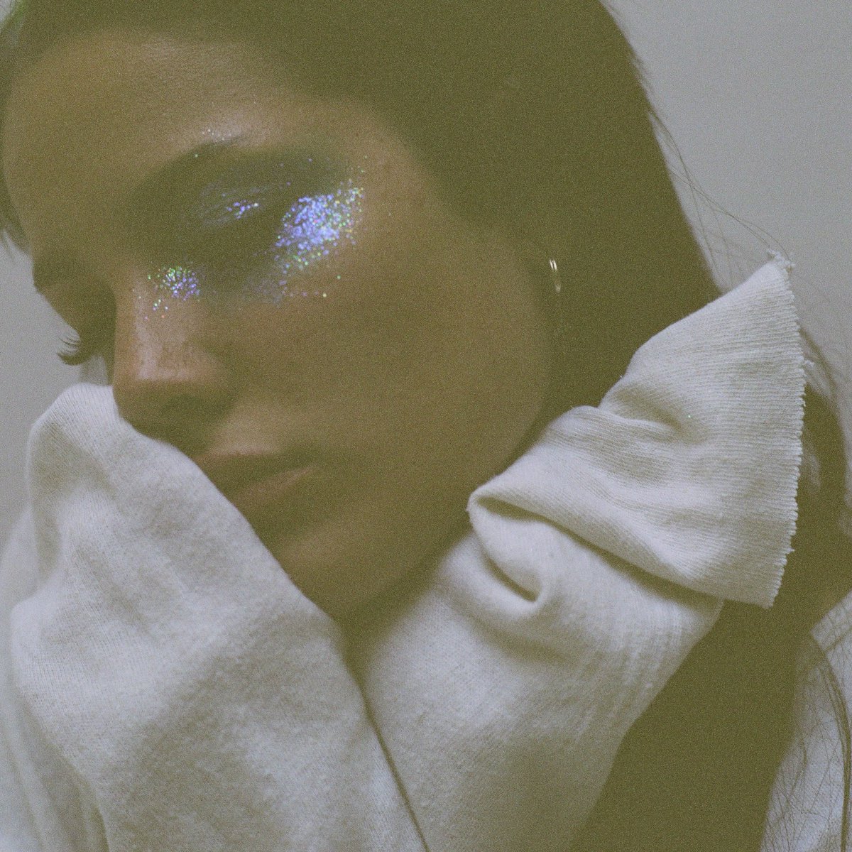 halsey's tweet photo. 🎭 3 days till graveyard https://t.co/uzaCi8Gb6b