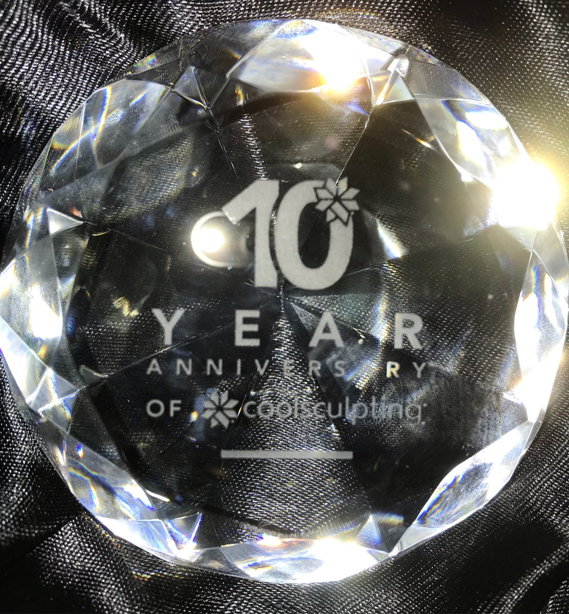 CranleyClinic's tweet photo. Delighted to be recognised for providing 10-years of CoolSculpting treatments.   For a free consultation call 0207 499 3223.  #fat freezing, #CranleyClinic #HarleyStreet https://t.co/UrAdVzkvqZ