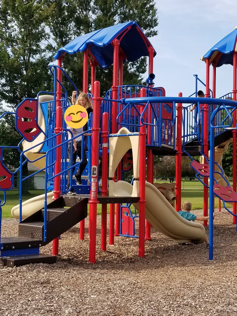 CPBeckyKnight's tweet photo. Great third grade behavior earns some extra recess!  #iteach3rd #apride @CPCardinals https://t.co/dAcJ97rZ2E