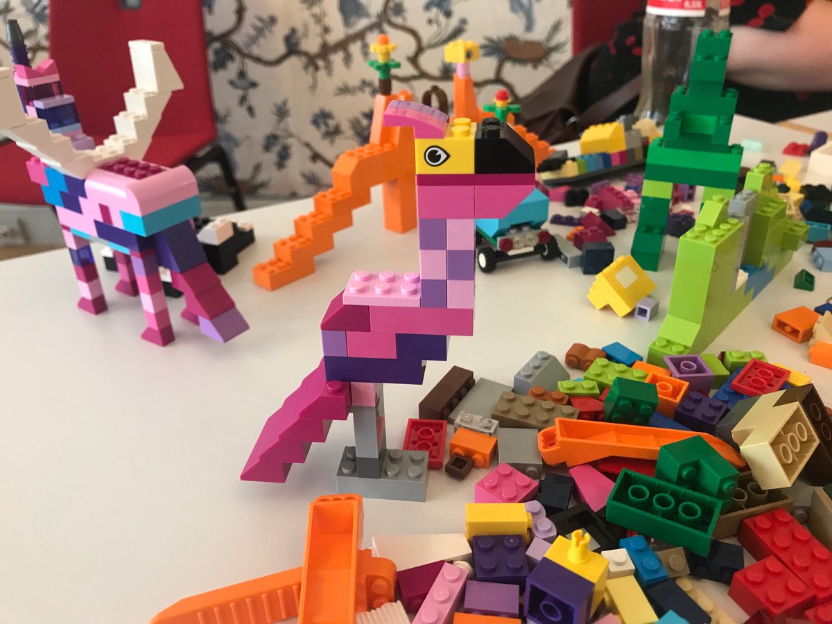 absichtbar's tweet photo. I created this little Flamingo at #SmashingConf - do you love it as I do? https://t.co/pot3aQ0E3D