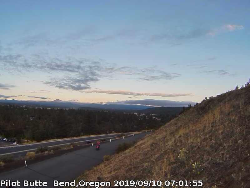 CentralOregonWX's tweet photo. Wet & cool conditions continue today. We will start off in the 40s with temps only climbing into the 60s, staying below average. Here is your #SchoolBusForecast from @TheCODaily weather center. #ORwx
Radar Loop >> https://t.co/swJv68kDAM
More >> https://t.co/0QIVgJxqFJ https://t.co/Vxvol4KdJt