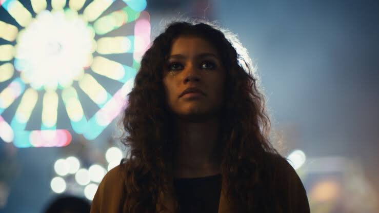 Suzu A Twitter アメリカで放送され 13の理由 に並ぶくらい話題になっているゼンデイヤ主演 Euphoria 早く日本でリリースしてほしい ディズニー を卒業した彼女が 薬物中毒者という初めてダークな役に挑んでいるし 何より製作総指揮にドレイクがいるってことが