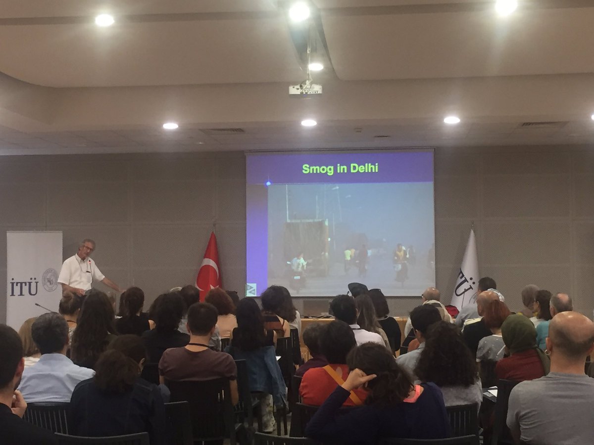 Prof. Bijker, günümüzde toplumların şekillenmesinde bilim-teknoloji-toplum etkileşiminin oynadığı kritik rolü Hollanda’da nanoteknoloji üzerine yapılan sosyal diyalog projesi ve Hindistan’da saman yakımından kaynaklanan kirli hava vakaları üzerinden değerlendirdi. #ststurkey2019