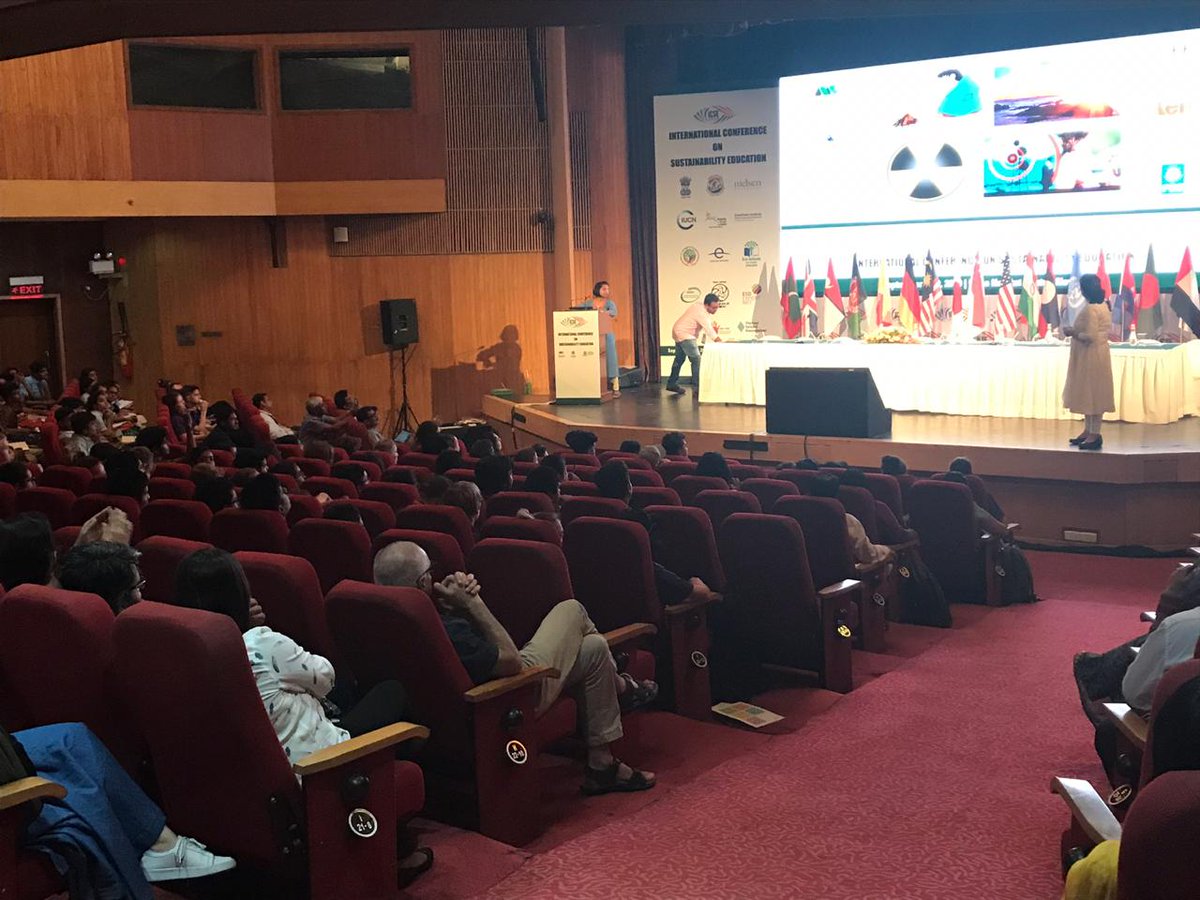 themobiusfound's tweet photo. The kids enjoy interesting science quizzes as Climate Reality India conducts a fun interactive session with children at #ICSEIndia2019.
#CurriculumShift #SustainabilityEducation #Conference #SustainableFuture #ClimateChange https://t.co/tIUY8gpTyH