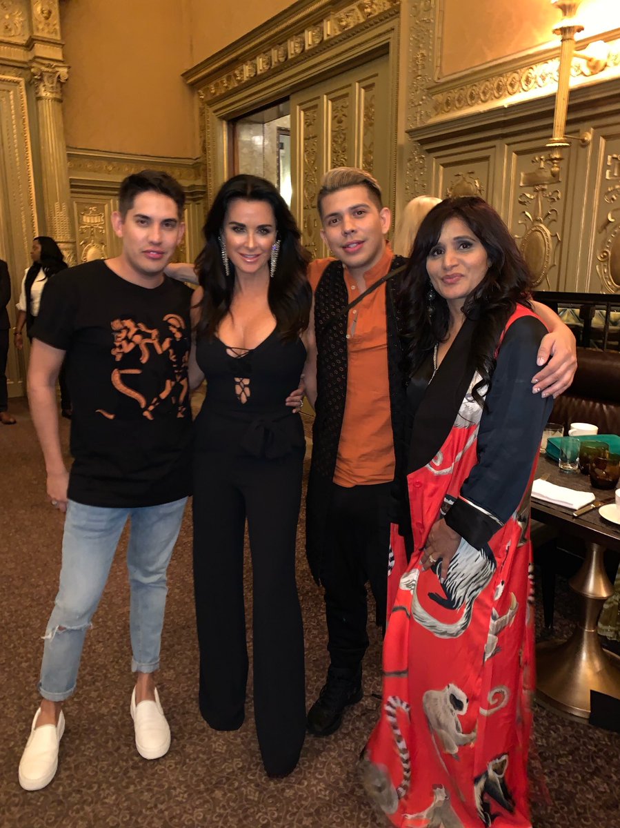 estebanxosuna's tweet photo. Official sponsor of Kyle + Shahida for #nyfw #rhobh https://t.co/k0yOGcwjeW
