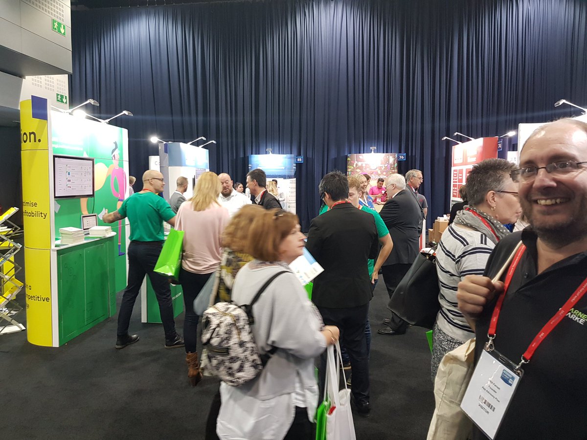 Oliver_Cummings's tweet photo. Great turnout at @ACXSummitNorth  @Capitalisers photo bomb by the one and only @willfarnell #futureaccountant #bankmanagerv2 #longlivetheaccountant #acxsummitnorth https://t.co/mLZloFbb0M