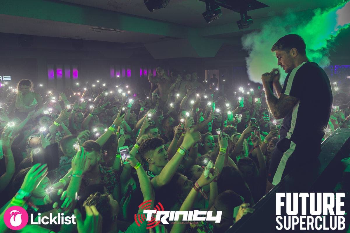 It’s the final week of parties in Kávos 😞 TONIGHT is the last FULL MOON Party 🎉 from 11pm only in Atlantis✅ then TOM the final party of the summer TRINTY💥 will be shutting down the season☀️ in Future from 1am😍😍
See the Reps and our Street Team in resort for more details! 🎫