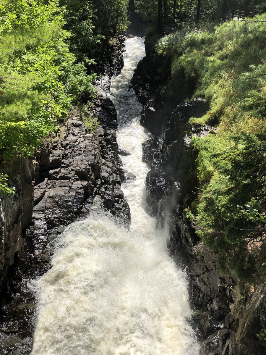 kerrykgilbert's tweet image. Honored to speak and teach on Neurodynamics this week at UQTR-University of Quebec Trois-Rivières. Thank you Prof. Stephane Sobczak, his family, and UQTR for incredible hospitality! Looking forward to continued research collaborations. #neurodynamics