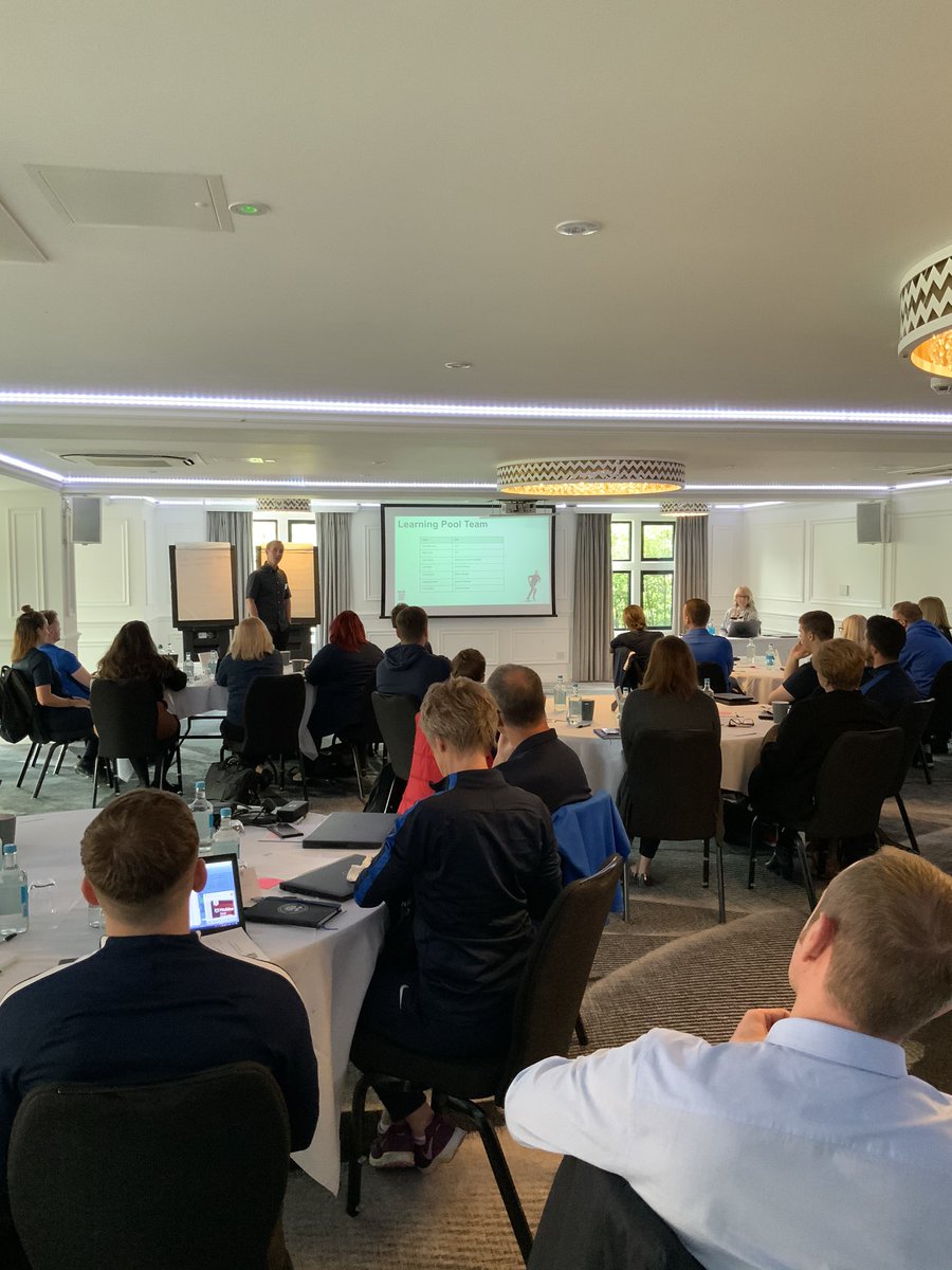 LeeAKnight's tweet photo. Great to be spending the day today with @FA talking their all-new FA Learning system from @LearningPool ⚽️ 🥅 https://t.co/xQtFtYg9mw