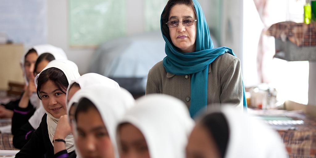 AlbankAldawli's tweet photo. #أفغانستان🇦🇫: بين عامي 2013 و 2018، استفاد 39,867 شخصا من مشروع لتنمية المهارات الوظيفية وزيادة الدخل لخريجي المدارس الفنية والمهنية.
#IDAWorks #الاستثمار_في_البشر 
https://t.co/jG5Hb1SI8T https://t.co/BooM0Aus6O