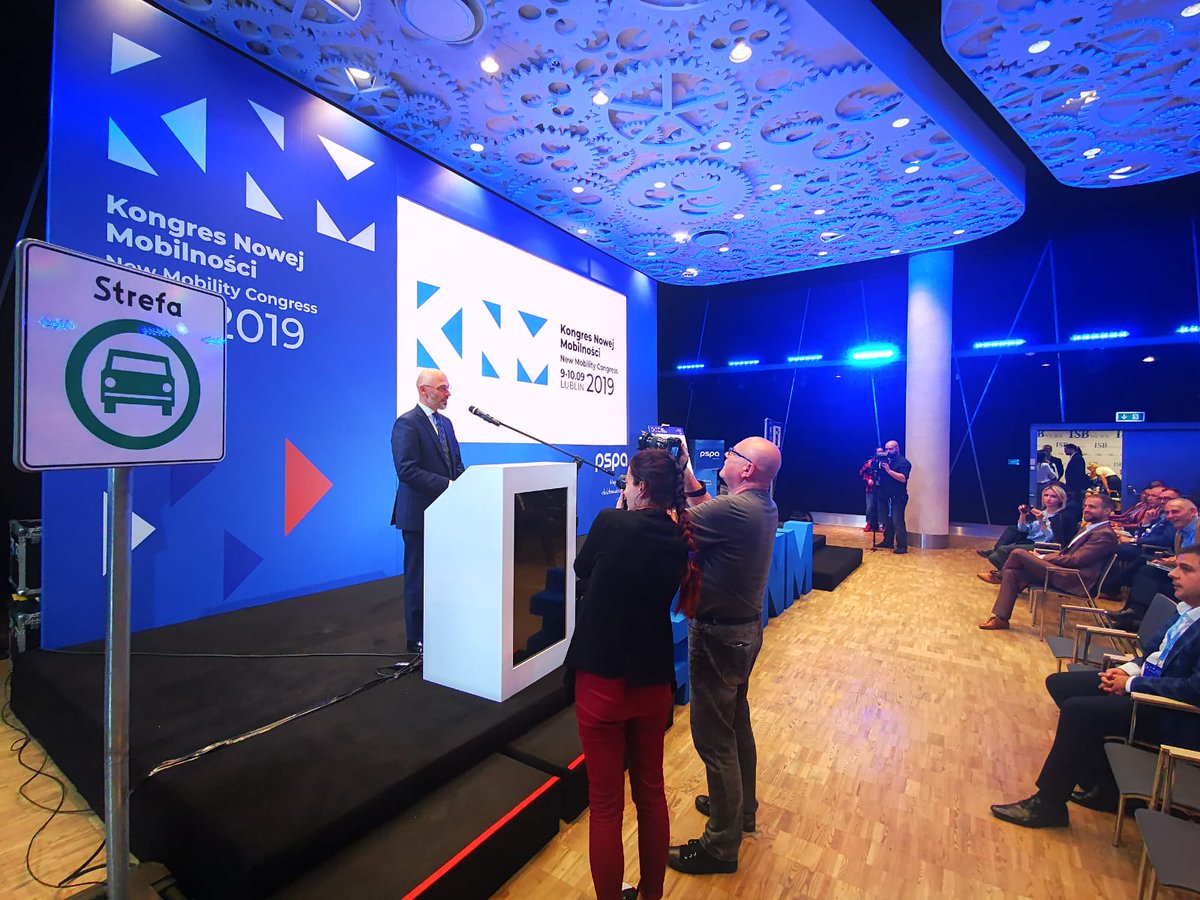 KNM_PSPA's tweet photo. Gość specjalny #KNM2019 @MinSrodowiska Prezydent @COP24 @KurtykaMichal o znaczeniu samorządów dla rozwoju polskiej #elektromobilność https://t.co/ChRJGeg20c